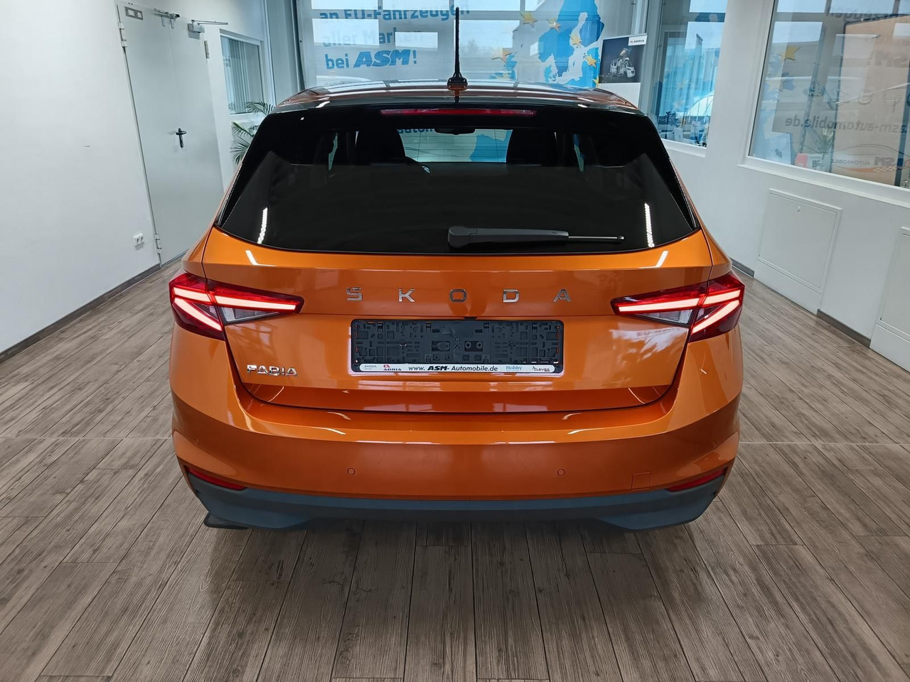 Skoda Fabia 130 Jahre 1,0 TSI*AHK-VORBER.*5J.GARANTIE* - Седан: фото 5 Skoda Fabia 130 Jahre 1,0 TSI*AHK-VORBER.*5J.GARANTIE* - Седан: фото 5