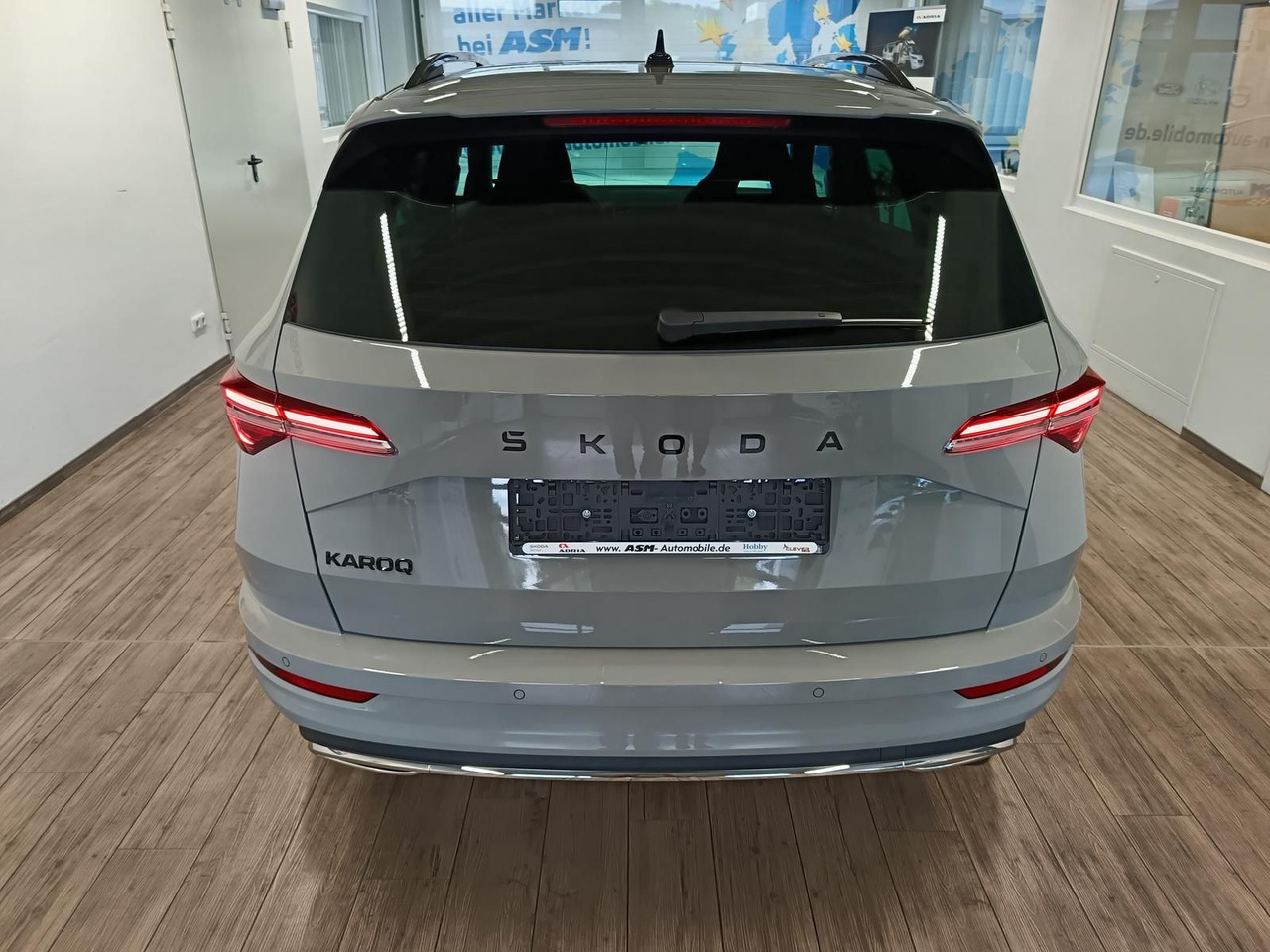 Skoda Karoq Sportline 1,5 TSI DSG*AHK*PSD*STD.HZG*NAVI - Внедорожник: фото 5 Skoda Karoq Sportline 1,5 TSI DSG*AHK*PSD*STD.HZG*NAVI - Внедорожник: фото 5