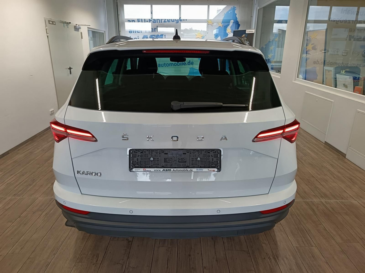 Skoda Karoq Style 1,5TSI DSG*AHK-VORBER*NAVI*LED*R-KAM - Внедорожник: фото 5 Skoda Karoq Style 1,5TSI DSG*AHK-VORBER*NAVI*LED*R-KAM - Внедорожник: фото 5