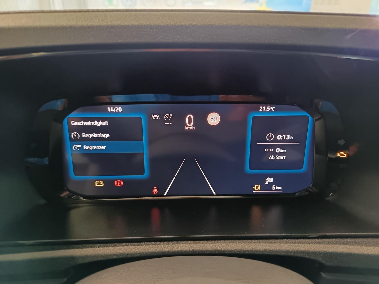 Универсал Volkswagen Caddy 2.0 TDI 75 kW*PDC*TEMP*DAB*KLIMA*5-SITZER*: фото 9 Универсал Volkswagen Caddy 2.0 TDI 75 kW*PDC*TEMP*DAB*KLIMA*5-SITZER*: фото 9