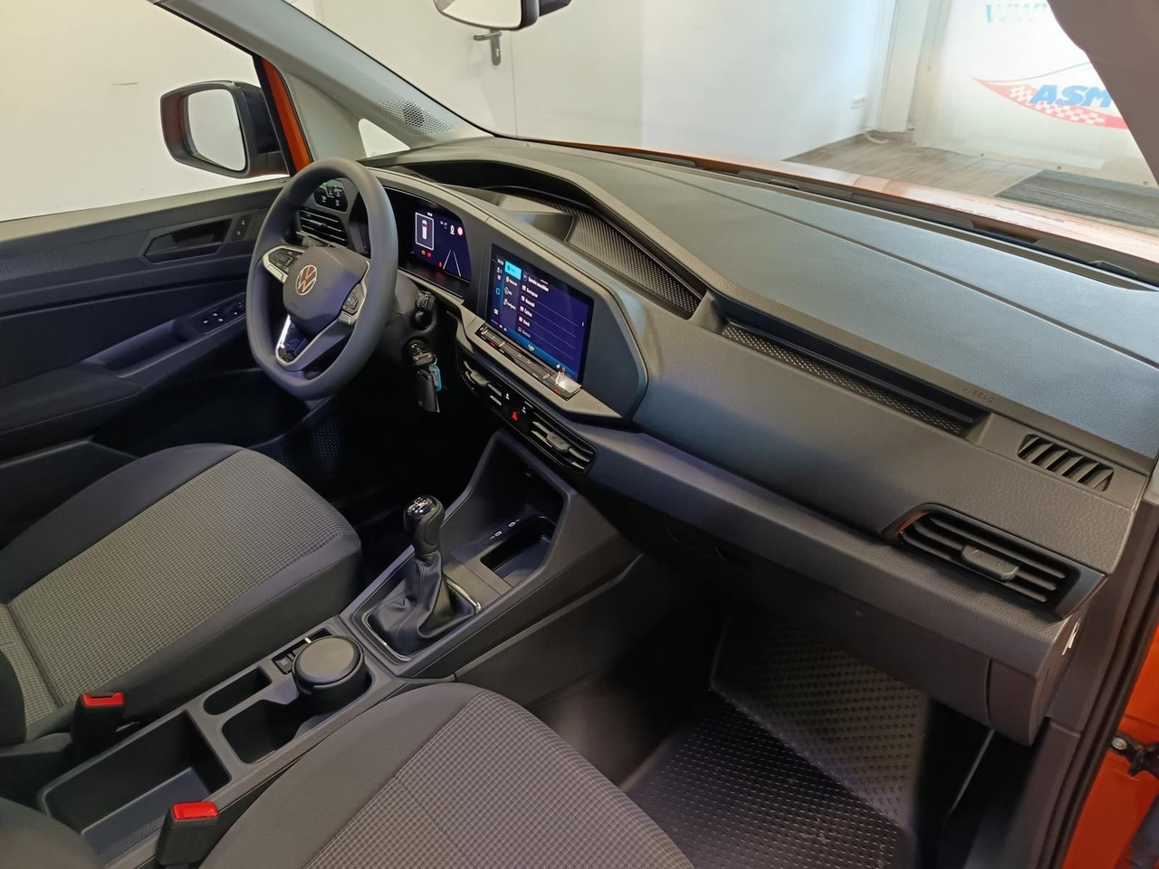 Универсал Volkswagen Caddy 2.0 TDI 75 kW*PDC*TEMP*DAB*KLIMA*5-SITZER*: фото 17 Универсал Volkswagen Caddy 2.0 TDI 75 kW*PDC*TEMP*DAB*KLIMA*5-SITZER*: фото 17