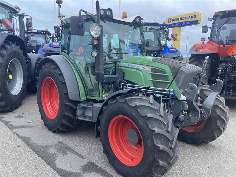 Fendt 211 Vario TMS - Трактор: фото 1 Fendt 211 Vario TMS - Трактор: фото 1