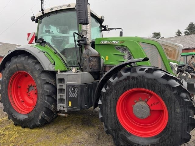 Fendt 828 Vario S4 Profi - Трактор: фото 2 Fendt 828 Vario S4 Profi - Трактор: фото 2