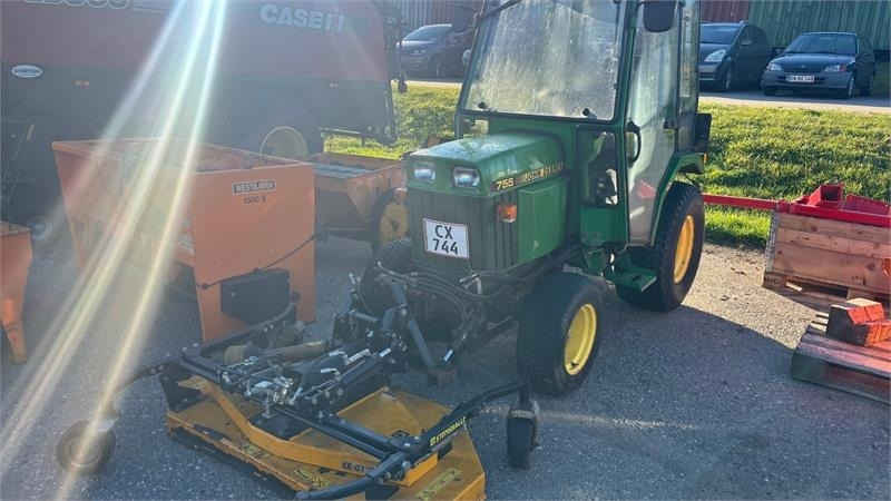 John Deere 755 Kompakt traktor - Коммунальный трактор: фото 1 John Deere 755 Kompakt traktor - Коммунальный трактор: фото 1