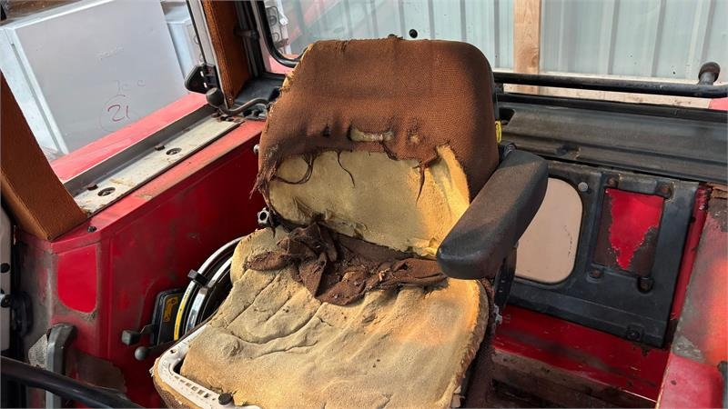 Massey Ferguson 699 - Трактор: фото 4 Massey Ferguson 699 - Трактор: фото 4