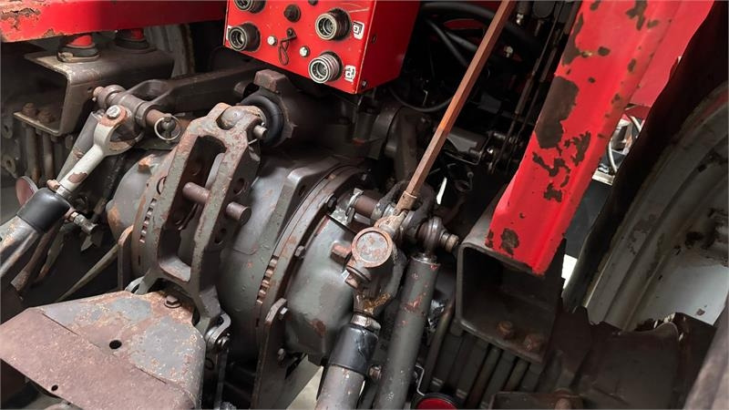 Massey Ferguson 699 - Трактор: фото 3 Massey Ferguson 699 - Трактор: фото 3