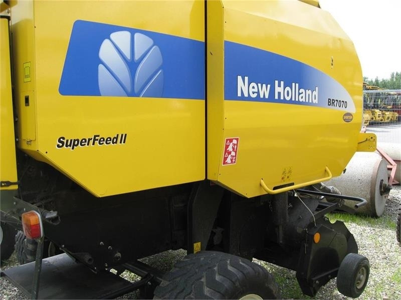 New Holland BR7070 med SUPER FEED - Пресс-подборщик рулонный: фото 3 New Holland BR7070 med SUPER FEED - Пресс-подборщик рулонный: фото 3