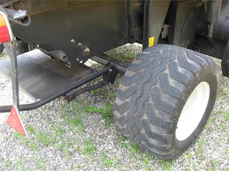 New Holland BR7070 med SUPER FEED - Пресс-подборщик рулонный: фото 4 New Holland BR7070 med SUPER FEED - Пресс-подборщик рулонный: фото 4