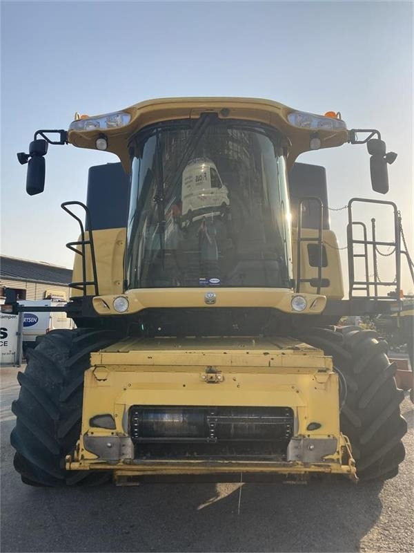 New Holland CR 980 - Зерноуборочный комбайн: фото 4 New Holland CR 980 - Зерноуборочный комбайн: фото 4