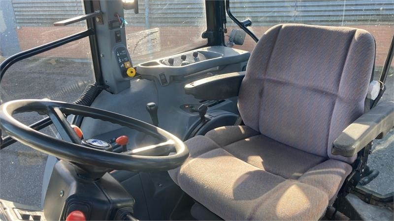 New Holland TS115 - Трактор: фото 5 New Holland TS115 - Трактор: фото 5