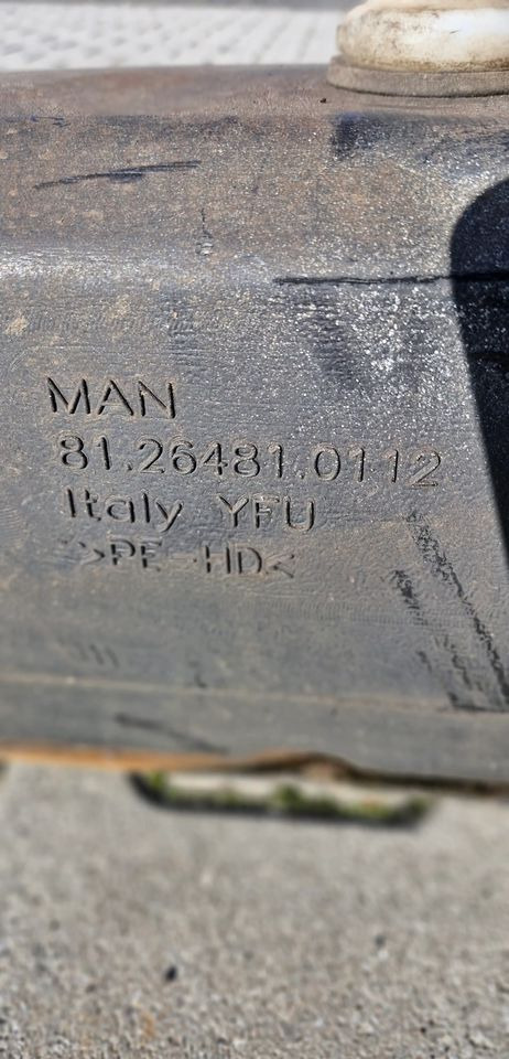 MAN TG3 TGX TGS ZBIORNICZEK PŁYNU DO SPRYSKIWACZY 81.26481.0112 - Щетка стеклоочистителя для Грузовиков: фото 2 MAN TG3 TGX TGS ZBIORNICZEK PŁYNU DO SPRYSKIWACZY 81.26481.0112 - Щетка стеклоочистителя для Грузовиков: фото 2