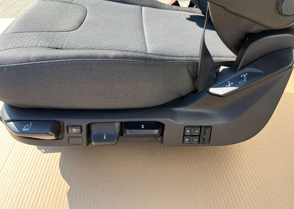 NOWY Fotel kierowcy MAN TG3 TGX nowy model siedzenie lewe - Сиденье для Грузовиков: фото 4 NOWY Fotel kierowcy MAN TG3 TGX nowy model siedzenie lewe - Сиденье для Грузовиков: фото 4