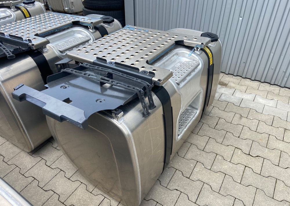 Zbiornik paliwa Volvo FH Renault 480 litrów bak jak nowy - Топливный бак для Грузовиков: фото 2 Zbiornik paliwa Volvo FH Renault 480 litrów bak jak nowy - Топливный бак для Грузовиков: фото 2