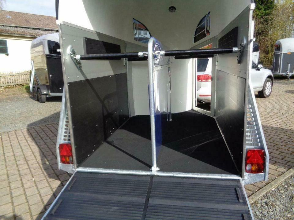 Böckmann Pferdeanhänger, Champion R, ALUBODEN, SaKa, 100 km/h - Прицеп-коневоз: фото 4 Böckmann Pferdeanhänger, Champion R, ALUBODEN, SaKa, 100 km/h - Прицеп-коневоз: фото 4