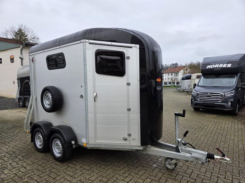 Pferdeanhänger Böckmann Portax Esprit Flügeltür 2,4t 100km/h - Прицеп-коневоз: фото 3 Pferdeanhänger Böckmann Portax Esprit Flügeltür 2,4t 100km/h - Прицеп-коневоз: фото 3