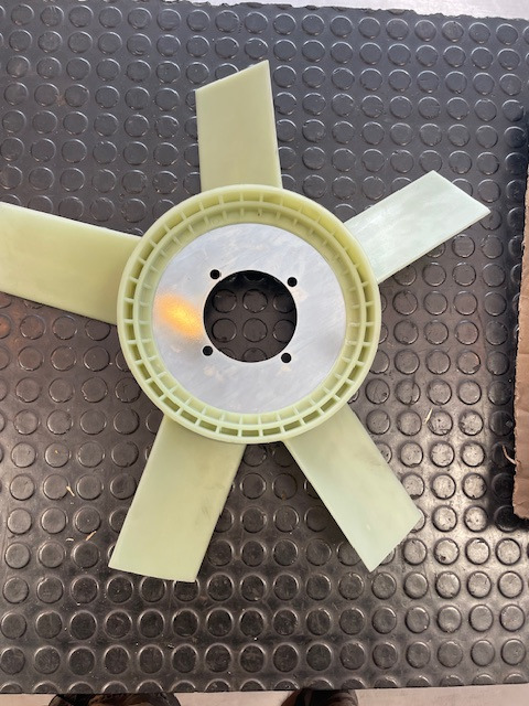 Deutz BF4M1013E/BF6M1013E 0420 3375 - Вентилятор для Строительной техники: фото 2 Deutz BF4M1013E/BF6M1013E 0420 3375 - Вентилятор для Строительной техники: фото 2