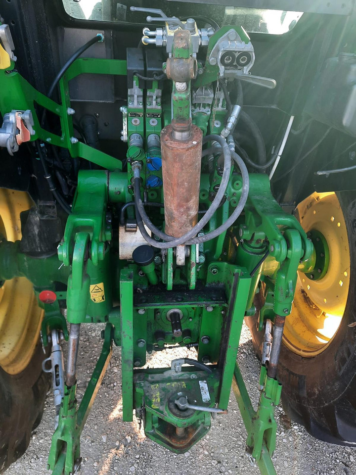 JOHN DEERE 5100 R - Трактор: фото 5 JOHN DEERE 5100 R - Трактор: фото 5