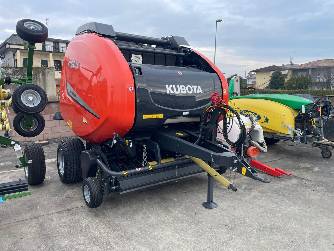 KUBOTA ROTOPRESSA BV5200 - Пресс-подборщик рулонный: фото 2 KUBOTA ROTOPRESSA BV5200 - Пресс-подборщик рулонный: фото 2