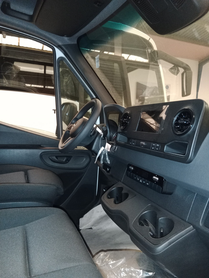 MERCEDES-BENZ SPRINTER 519 - Грузовик бортовой/ Платформа: фото 3 MERCEDES-BENZ SPRINTER 519 - Грузовик бортовой/ Платформа: фото 3