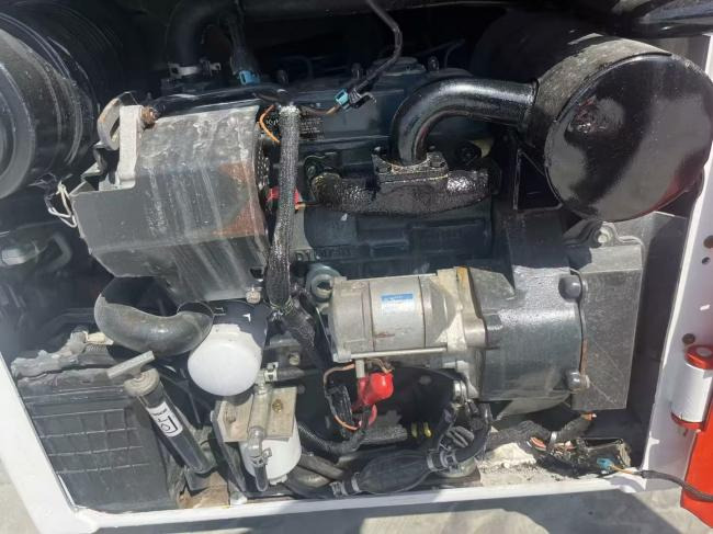 BOBCAT S70 - Мини-погрузчик с бортовым поворотом: фото 2 BOBCAT S70 - Мини-погрузчик с бортовым поворотом: фото 2