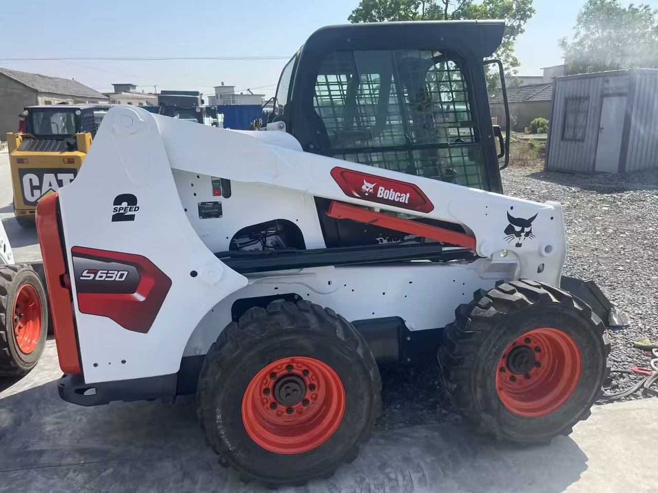 BOBCAT s630 - Мини-погрузчик с бортовым поворотом: фото 3 BOBCAT s630 - Мини-погрузчик с бортовым поворотом: фото 3