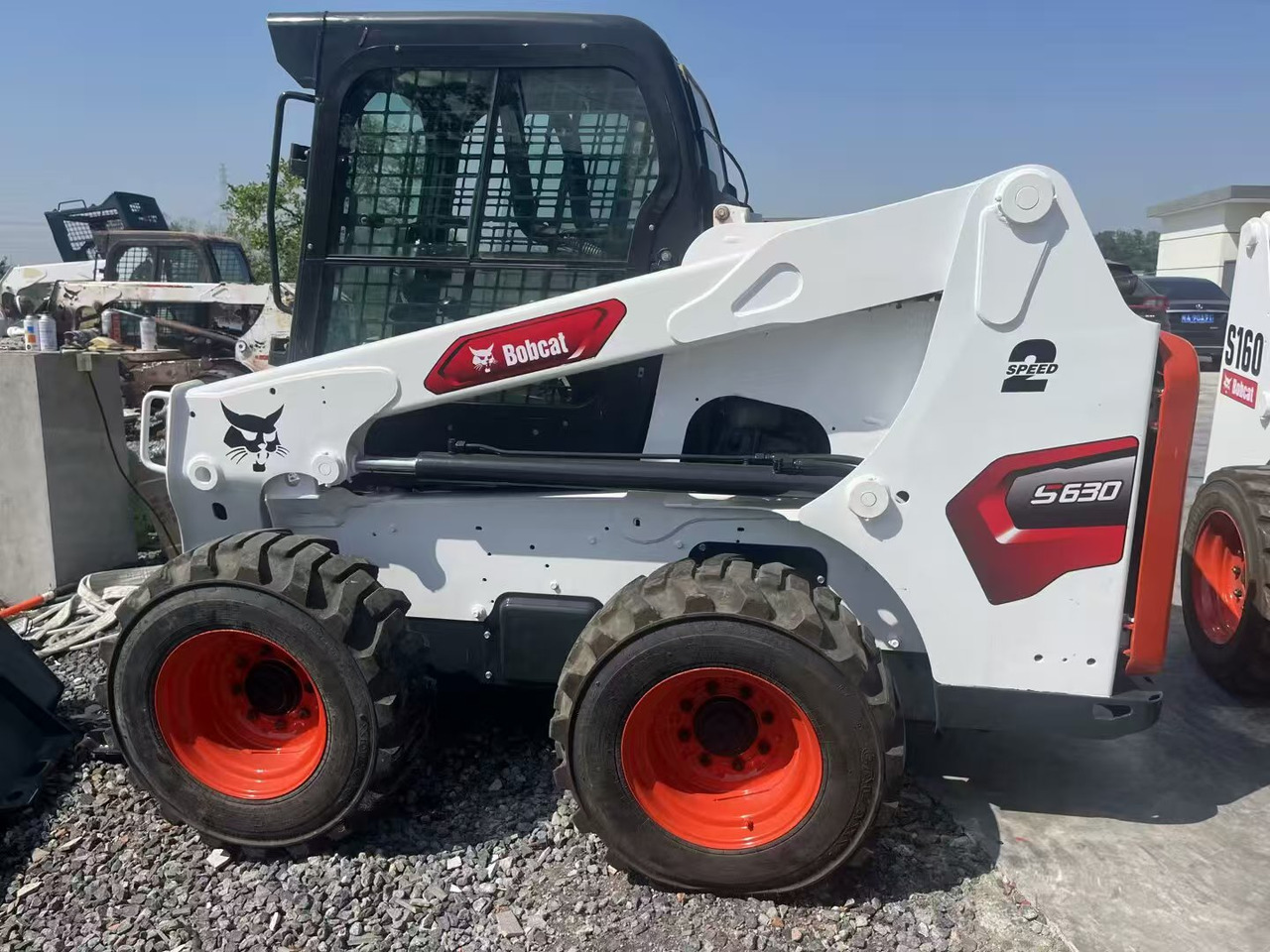 BOBCAT s630 - Мини-погрузчик с бортовым поворотом: фото 2 BOBCAT s630 - Мини-погрузчик с бортовым поворотом: фото 2