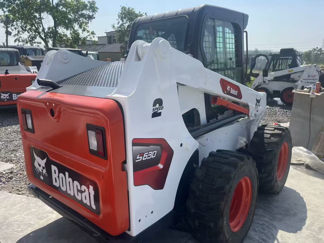 BOBCAT s630 - Мини-погрузчик с бортовым поворотом: фото 5 BOBCAT s630 - Мини-погрузчик с бортовым поворотом: фото 5