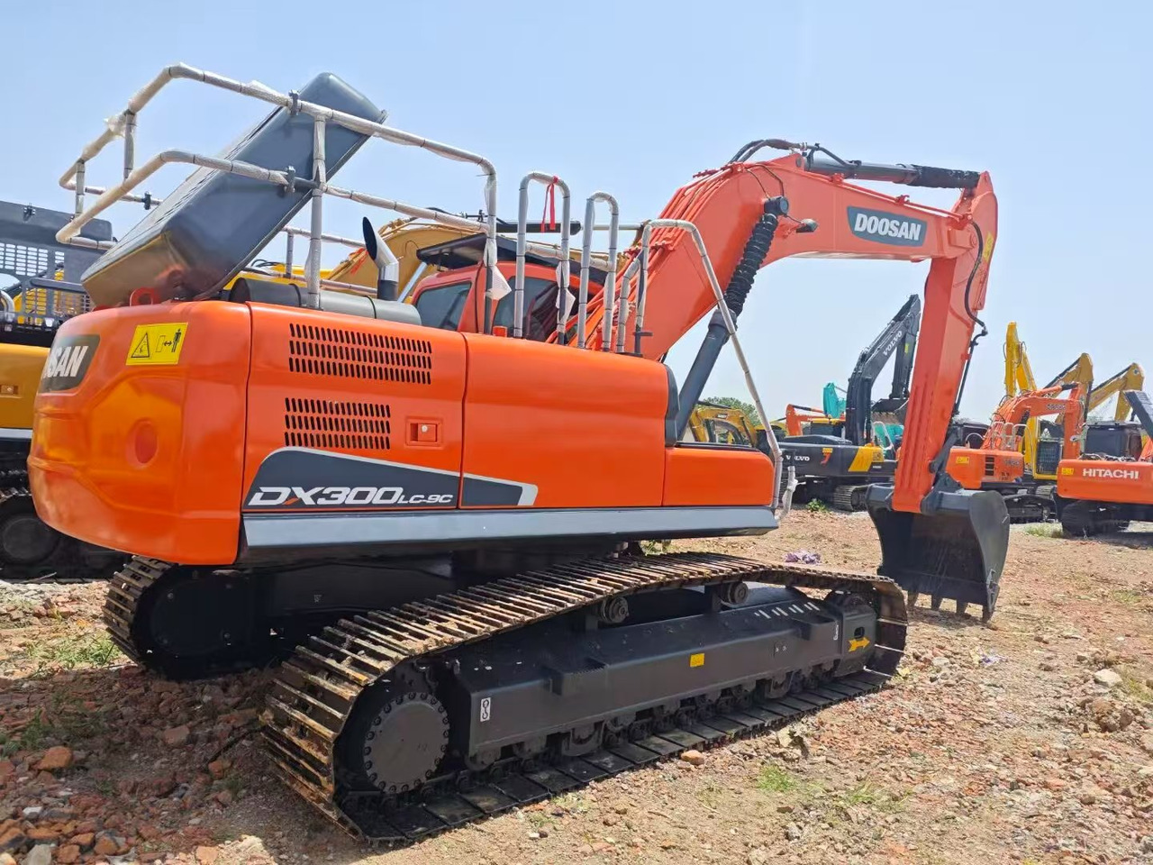 DOOSAN DX300 - Гусеничный экскаватор: фото 2 DOOSAN DX300 - Гусеничный экскаватор: фото 2