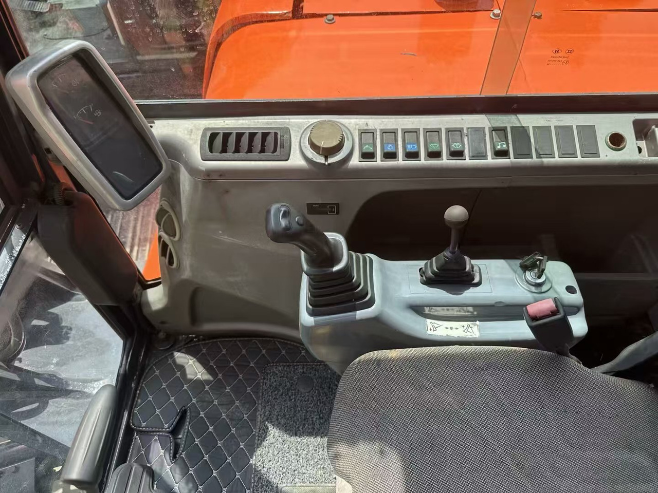 DOOSAN DX60 - Гусеничный экскаватор: фото 4 DOOSAN DX60 - Гусеничный экскаватор: фото 4