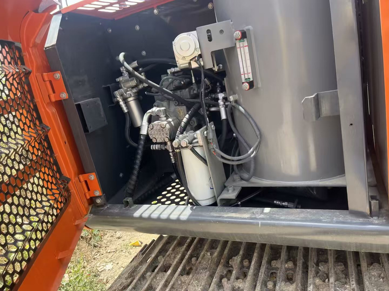 HITACHI ZX120 - Гусеничный экскаватор: фото 2 HITACHI ZX120 - Гусеничный экскаватор: фото 2