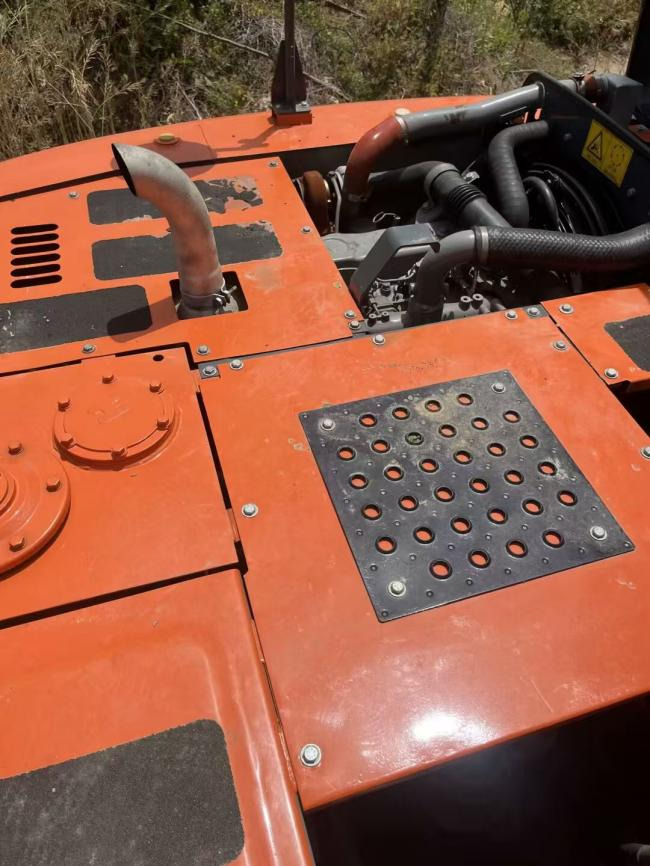 HITACHI ZX120 - Гусеничный экскаватор: фото 5 HITACHI ZX120 - Гусеничный экскаватор: фото 5