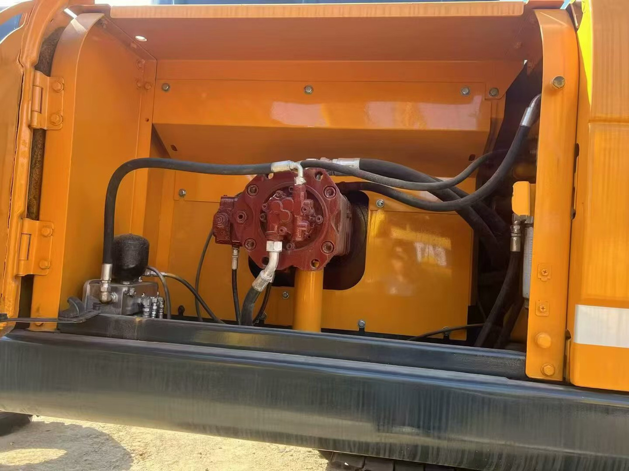 HYUNDAI R305-9 - Гусеничный экскаватор: фото 5 HYUNDAI R305-9 - Гусеничный экскаватор: фото 5