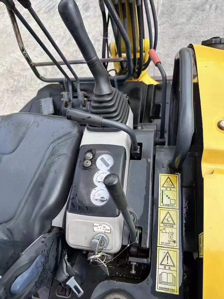 KOMATSU 2-ton - Мини-экскаватор: фото 3 KOMATSU 2-ton - Мини-экскаватор: фото 3