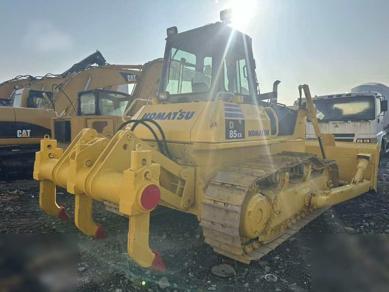 KOMATSU D85EX - Бульдозер: фото 1 KOMATSU D85EX - Бульдозер: фото 1