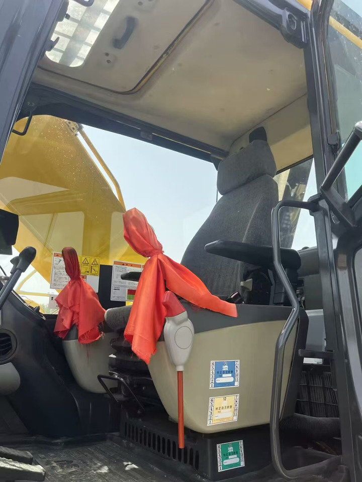 KOMATSU pc200 - Гусеничный экскаватор: фото 2 KOMATSU pc200 - Гусеничный экскаватор: фото 2