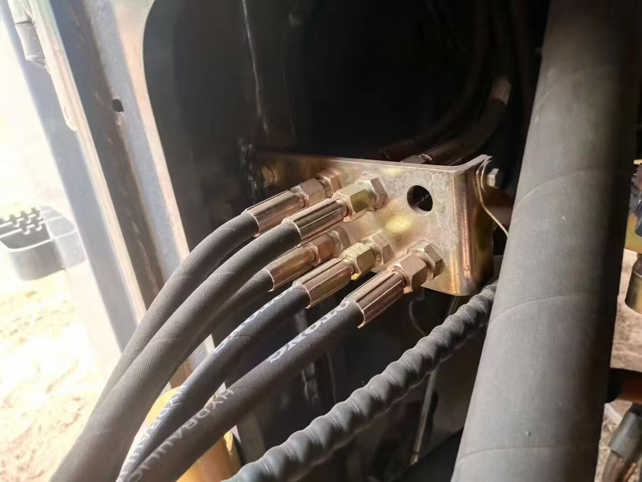 LONKING 885 - Колёсный погрузчик: фото 3 LONKING 885 - Колёсный погрузчик: фото 3