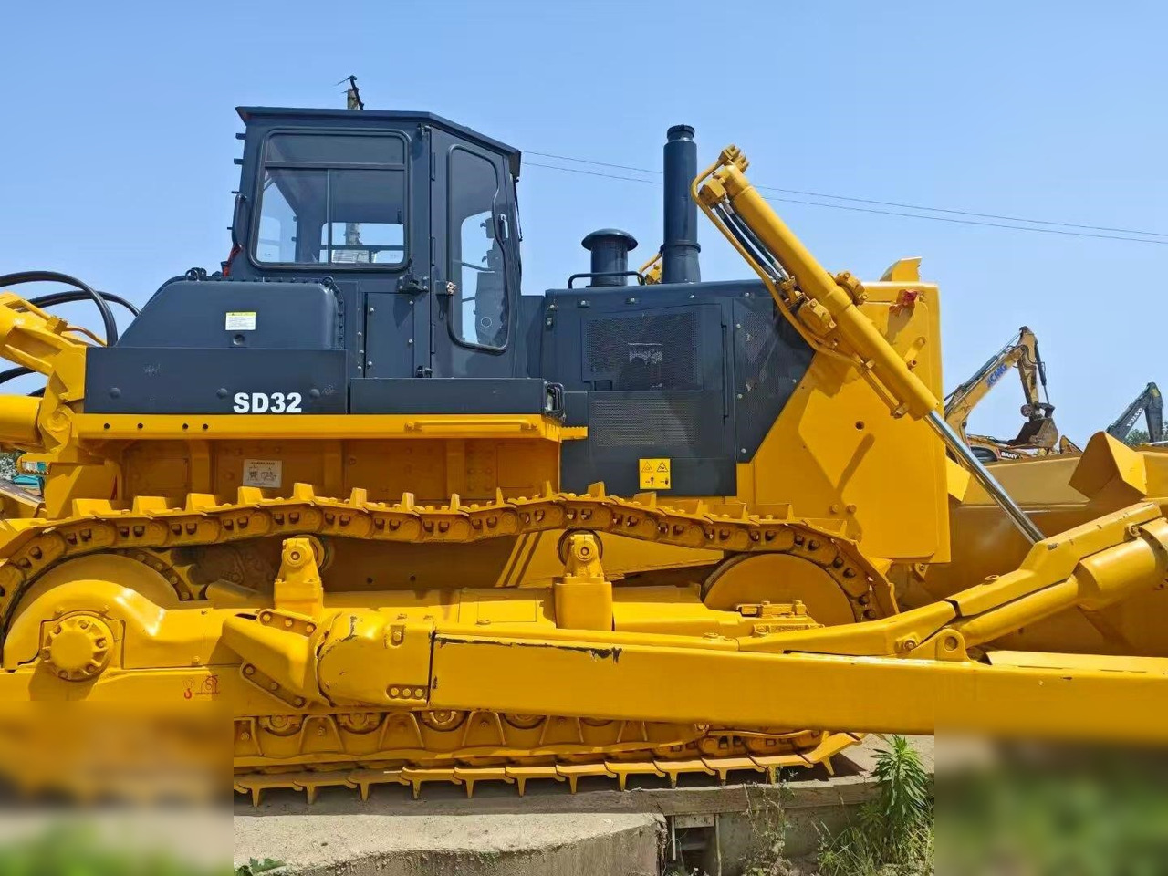 SHANTUI SD32 - Бульдозер: фото 1 SHANTUI SD32 - Бульдозер: фото 1