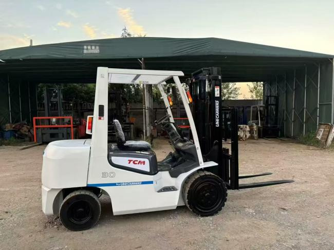 TCM 3-TON - Дизельный погрузчик: фото 2 TCM 3-TON - Дизельный погрузчик: фото 2