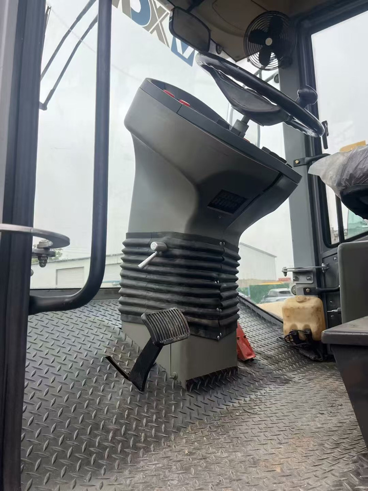 XCMG XS223J - Компактор: фото 5 XCMG XS223J - Компактор: фото 5