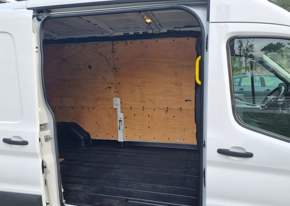 Легковой фургон Ford Transit: фото 18