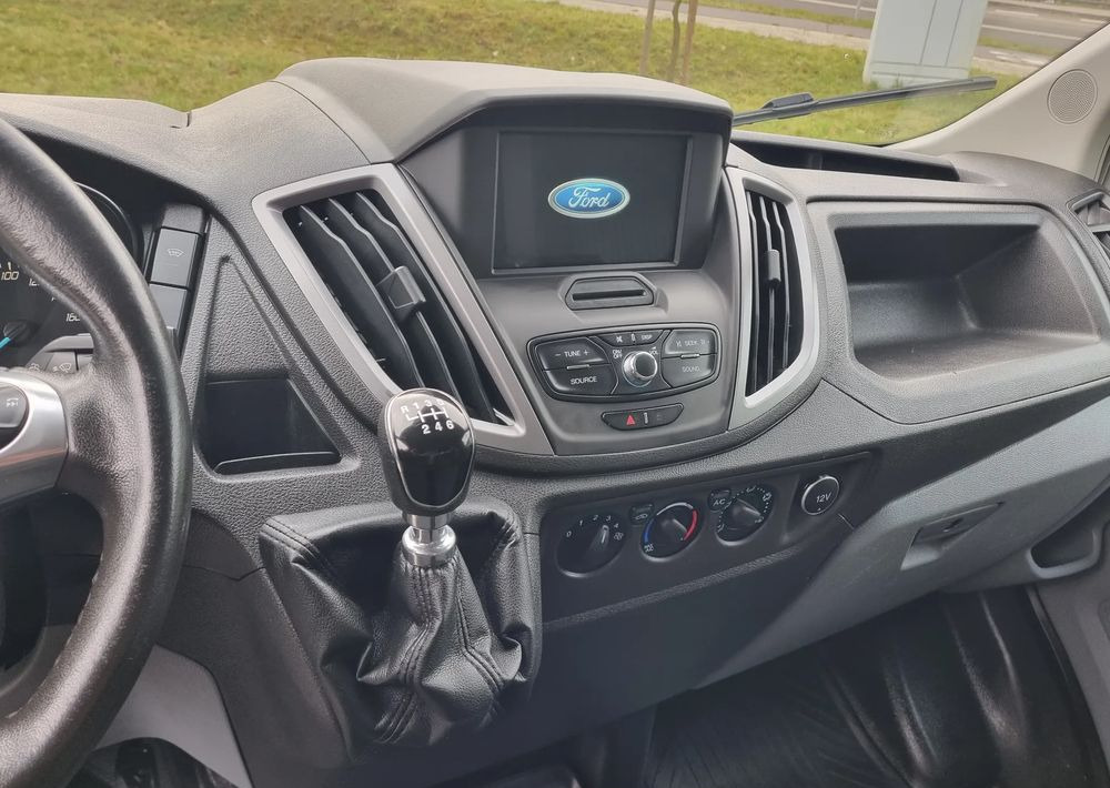 Легковой фургон Ford Transit: фото 16