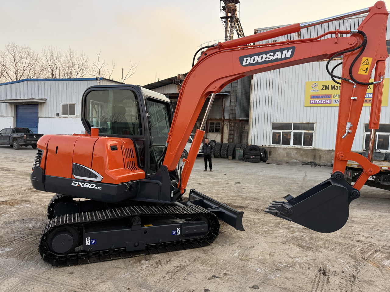 Used Digger DOOSAN DX60 Construction Machinery Construction Digger Used DOOSAN DX60 Cheap Excavator - Гусеничный экскаватор: фото 1 Used Digger DOOSAN DX60 Construction Machinery Construction Digger Used DOOSAN DX60 Cheap Excavator - Гусеничный экскаватор: фото 1