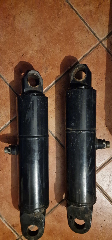 Siłowniki wspomagające podnośnik Deutz Fahr Agrotron 2.3749.012.0 - Гидравлический цилиндр для Сельскохозяйственной техники: фото 1 Siłowniki wspomagające podnośnik Deutz Fahr Agrotron 2.3749.012.0 - Гидравлический цилиндр для Сельскохозяйственной техники: фото 1