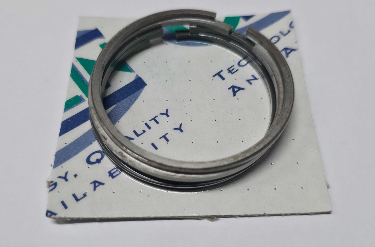 Zestaw pierścieni tłoka kompresora 0.900.0062.3 Same Lamborghini - Поршень/ Кольцо/ Втулка для Сельскохозяйственной техники: фото 1 Zestaw pierścieni tłoka kompresora 0.900.0062.3 Same Lamborghini - Поршень/ Кольцо/ Втулка для Сельскохозяйственной техники: фото 1