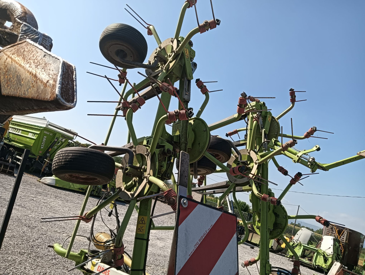 CLAAS VOLTO 900 T - Сеноворошилка: фото 2 CLAAS VOLTO 900 T - Сеноворошилка: фото 2