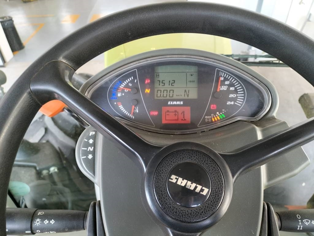 Трактор Claas Axion 950 Cmatic: фото 8