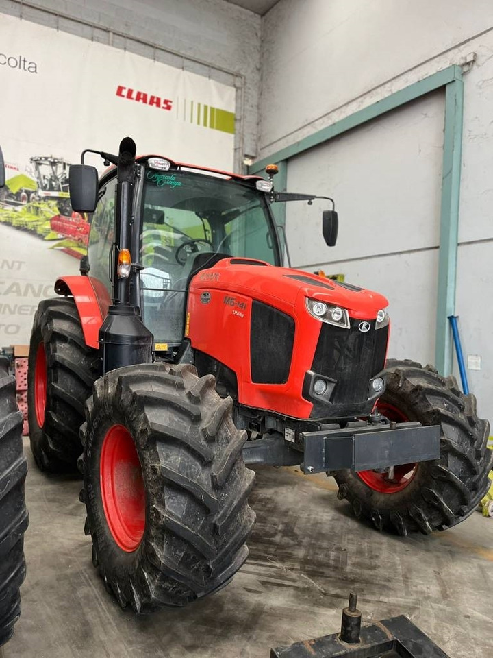 Kubota M 6-141 - Трактор: фото 1 Kubota M 6-141 - Трактор: фото 1