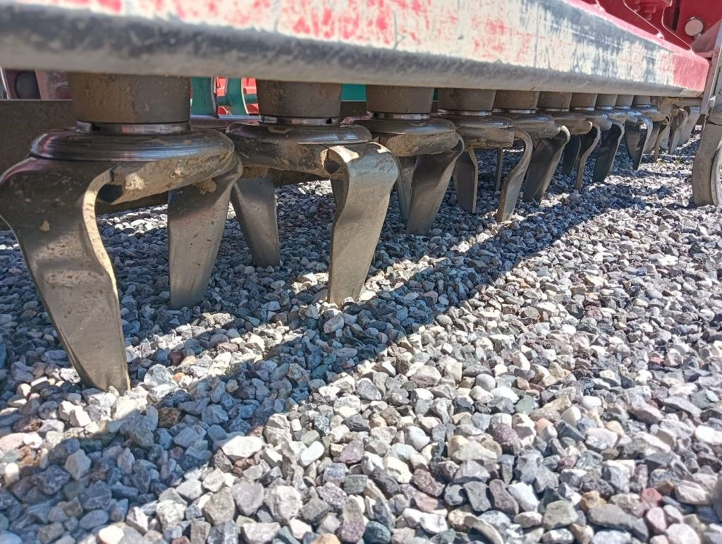 Kverneland NG-H101F30 - Активная борона: фото 4 Kverneland NG-H101F30 - Активная борона: фото 4