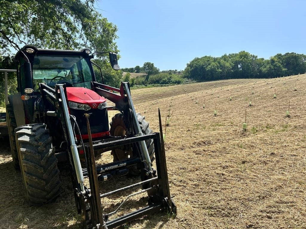 Massey Ferguson 5710 - Трактор: фото 2 Massey Ferguson 5710 - Трактор: фото 2