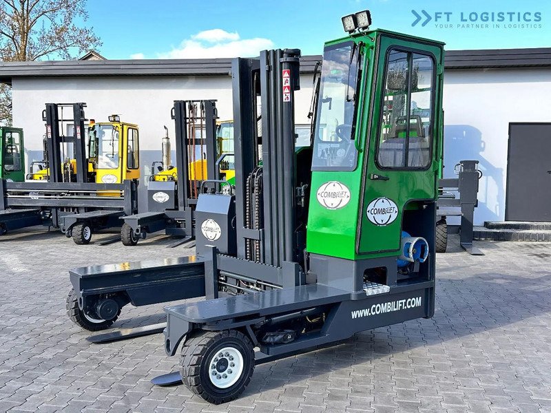 Combilift C4000 / TRIPLEX / 4900MM / LPG / FREE LIFT / FORK SHIFT / LIKE NEW C4000 / TRIPLEX / 4900MM / LPG / FREE LIFT / FORK SHIFT / LIK - Четырехсторонний погрузчик: фото 1 Combilift C4000 / TRIPLEX / 4900MM / LPG / FREE LIFT / FORK SHIFT / LIKE NEW C4000 / TRIPLEX / 4900MM / LPG / FREE LIFT / FORK SHIFT / LIK - Четырехсторонний погрузчик: фото 1